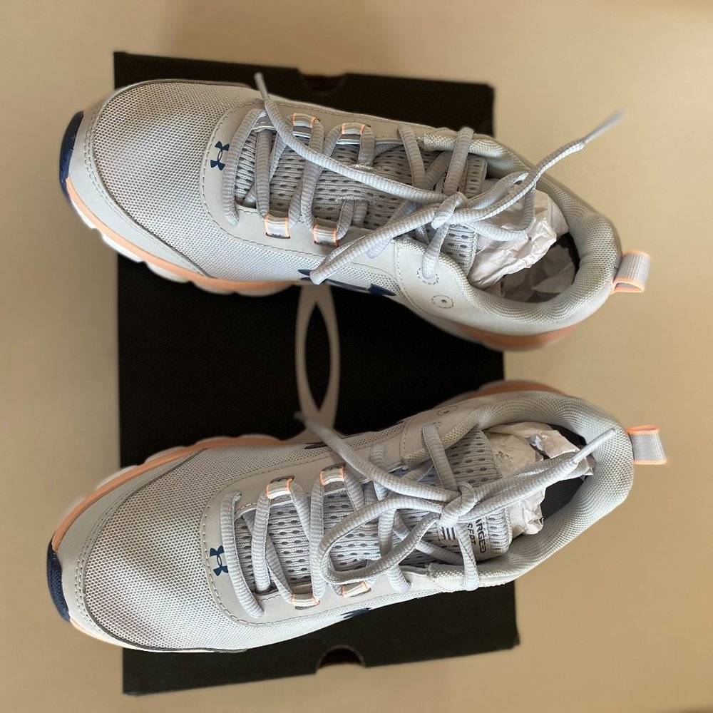 Under Armour, Size 9, Assert 8 Athletic Shoe
